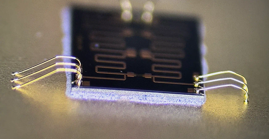 Автоматическая установка микросварки методом «клин-клин» и «шарик-клин» K790-BWA